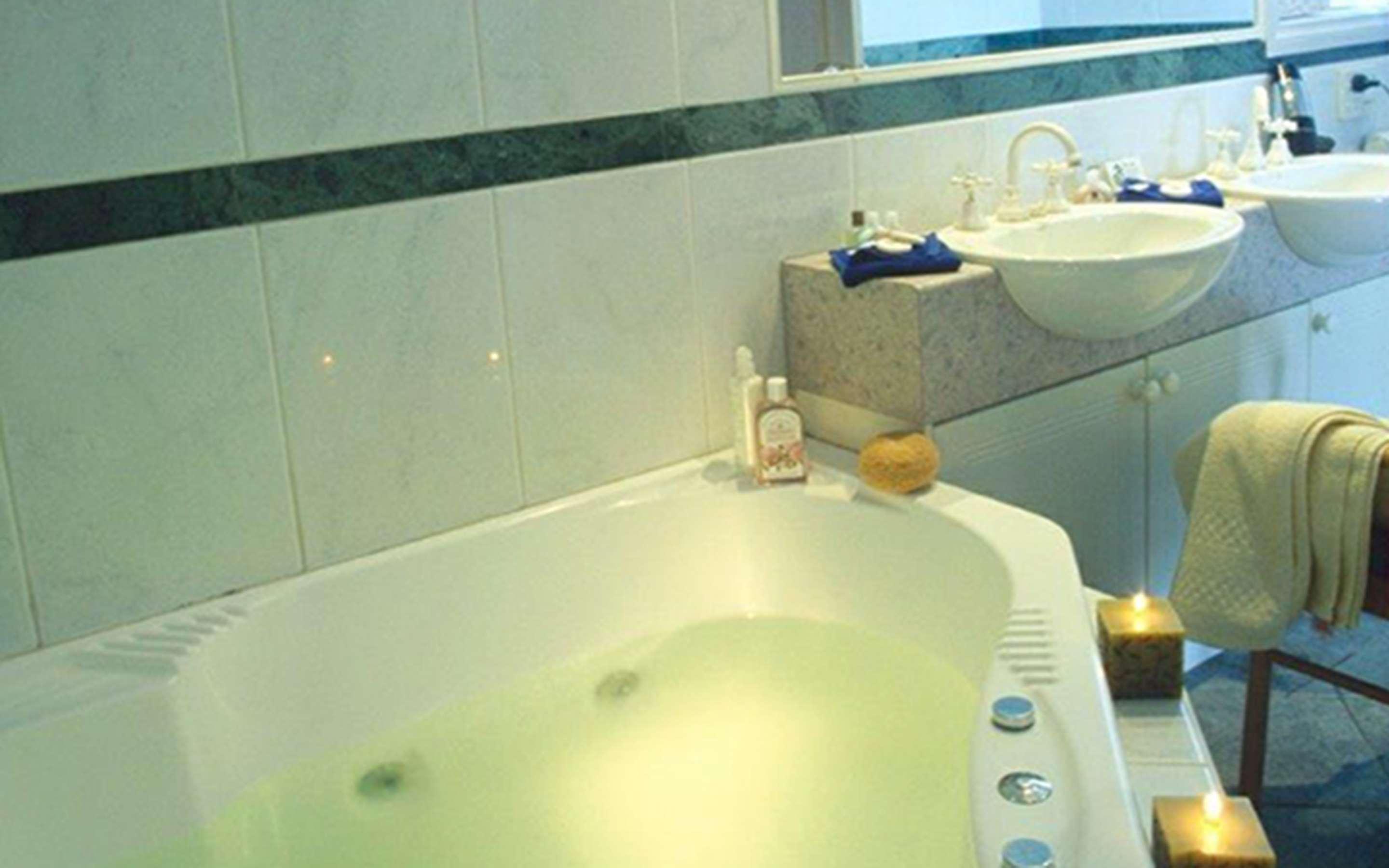 Best Western Plus The Tudor Box Hill Ngoại thất bức ảnh